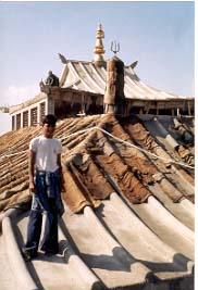 gompa_roof_